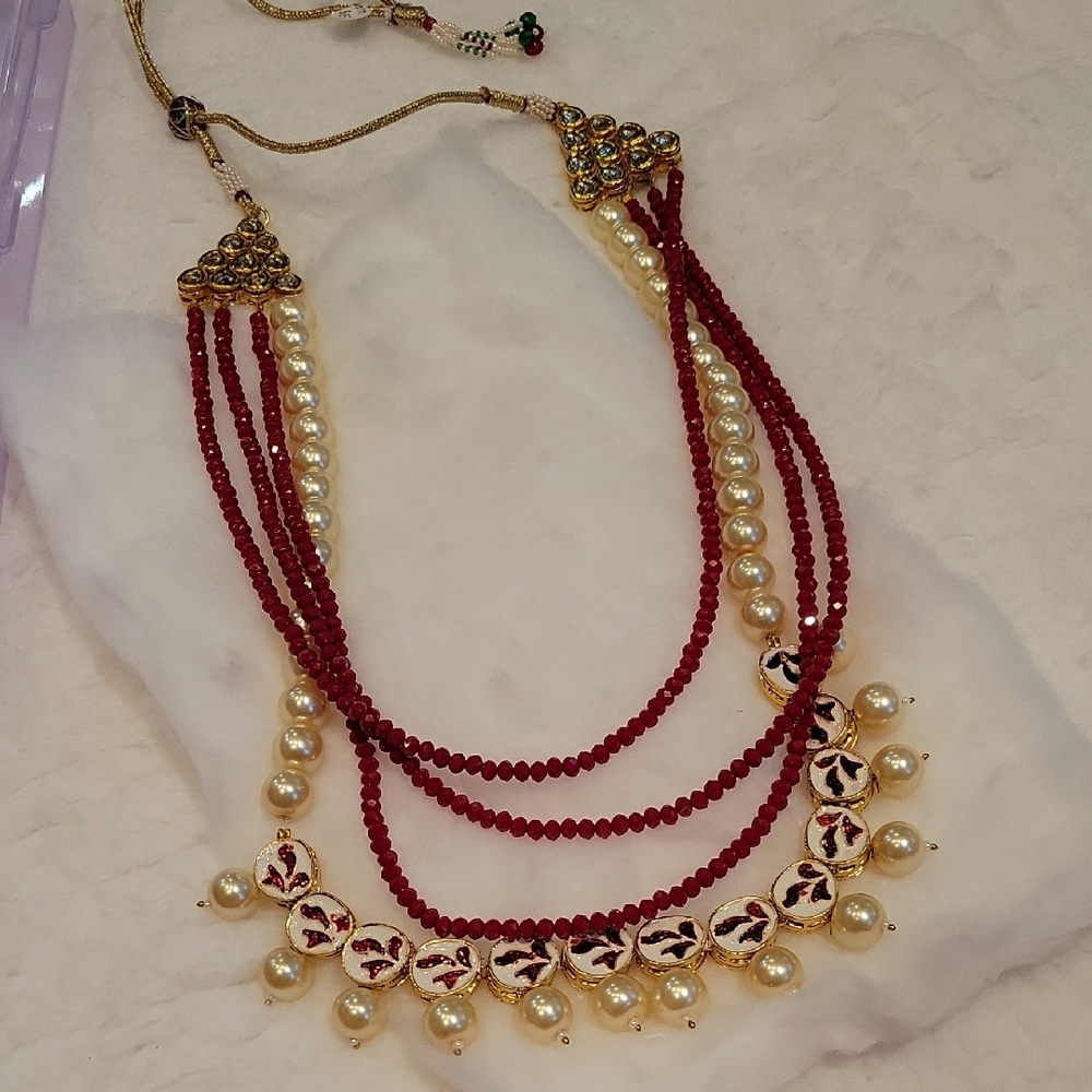 Indian Elegant Red and Gold Necklace
